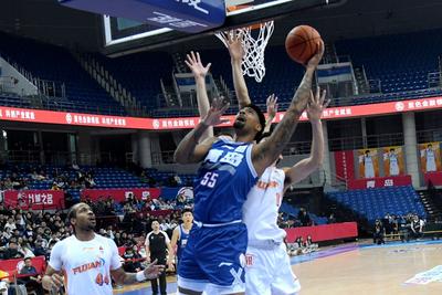 30分大胜福建队，青岛男篮马年取得“开门红”