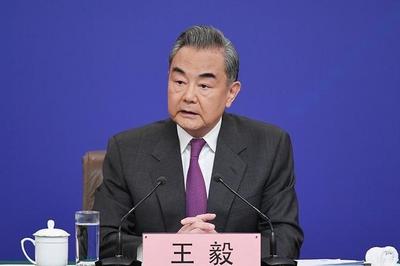 王毅同巴基斯坦副总理兼外长达尔会谈