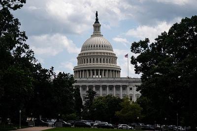 美国国会将就限制总统战争权力议案举行投票