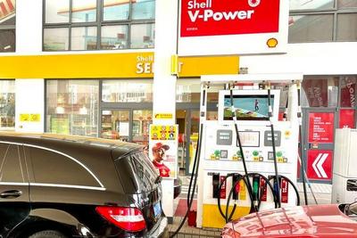 国际油价10日由暴涨转为大幅回落