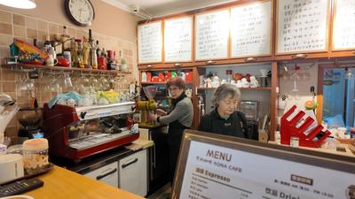 14年用一杯杯咖啡温暖往来客人！青岛86岁温情奶奶的咖啡情缘