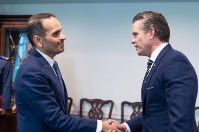 卡塔尔首相与美国防长会谈，讨论地区局势