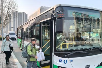 “短间隔、准时达”！青岛巴士这一区间车破解市民出行难题