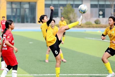 青岛实验初级中学夺得第36届市长杯初中女子组（冠军组）冠军
