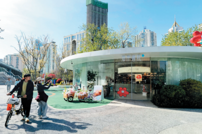 青岛：“最美海岸线”上的阅读空间