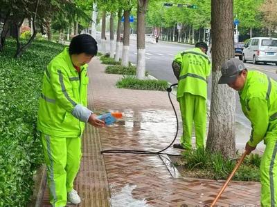 城阳区开启道路春日大清洗！以焕然一新市容环境迎接“五一”假期
