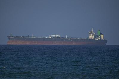 消息人士称伊朗每天允许不超过15艘船只通过霍尔木兹海峡