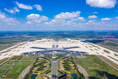 跻身“行业示范”！青岛机场集团入选全国产业工会助推企业名单