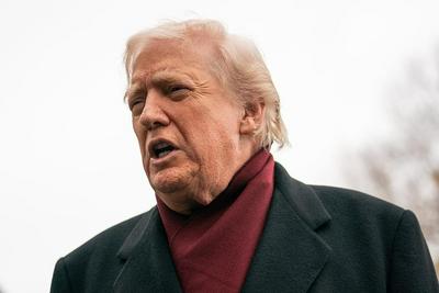 特朗普重申将封锁进出伊朗港口船只，中方回应