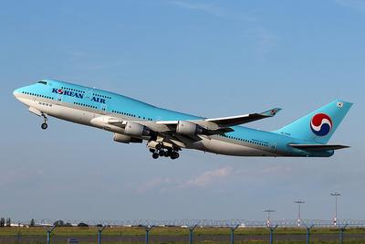 大韩航空拟允许空姐穿运动鞋上班