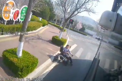 青岛巴士驾驶员接连做好事，车载监控记录暖心一幕幕……