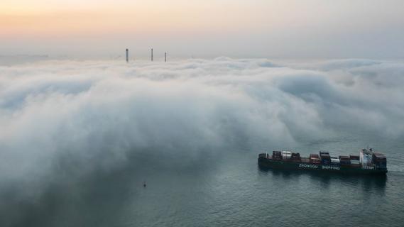 开启“仙境模式”！青岛再现平流雾景观