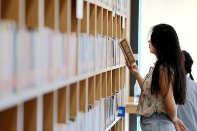 我国成年国民年人均阅读量8.39本，人均每天接触手机超109分钟