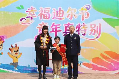 乘公交去北京，这位少年“交通迷”成青岛巴士“荣誉乘客”