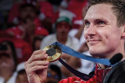 羽毛球名将安赛龙宣布退役：“腰伤反复，无法支撑我继续征战”