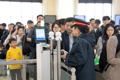 铁路“五一”小长假运输启动！青岛站加开临时旅客列车10.5对