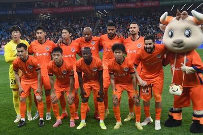 28905名现场球迷青春助战，“青岛德比”没有输家