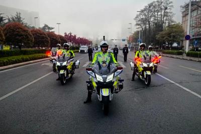 全警护航、平安领跑！青岛投入安保力量7000余人筑牢赛事安全防线