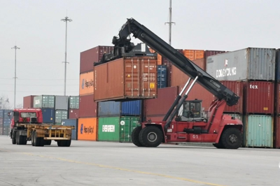 “钢铁驼队”：铺就更具韧性陆上“经济走廊”