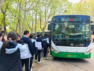 联动双校，直达考场！青岛巴士学子定制专车再升级