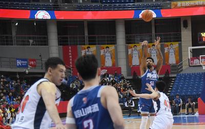 到手的鸭子飞了！青岛男篮遭逆转不敌“十冠王”