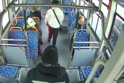 车厢里的温情守护！青岛巴士驾驶员紧急救助突发不适老人