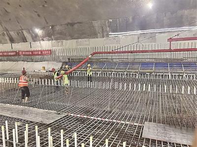 青岛地铁8条在建线路建设提速，三期线路中81座车站主体结构已封顶