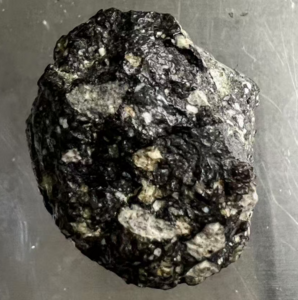 我国本土发现的首块月球陨石有重要发现