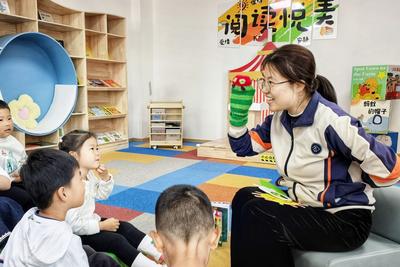 市北区举办幼儿园“100 本经典图画书赏读玩”阅读展示活动
