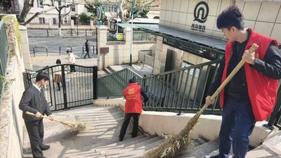 青岛市开展爱国卫生月环境卫生大扫除活动