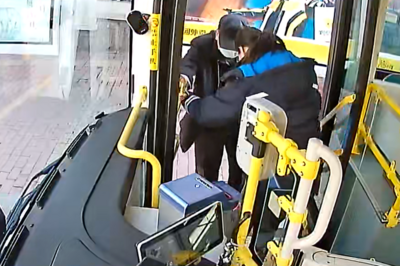 青春活力在“青年服务线”上闪光！青岛巴士6路“姐妹花”善举接力温暖人心