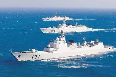 海军护航编队正在执行例行性护航任务