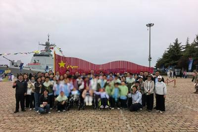 画里的军舰成真啦！一场双向奔赴的“遇舰”之约在青岛暖心上演