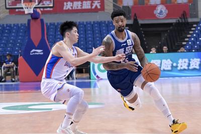 决胜在最后两分钟！青岛男篮4分险胜天津队