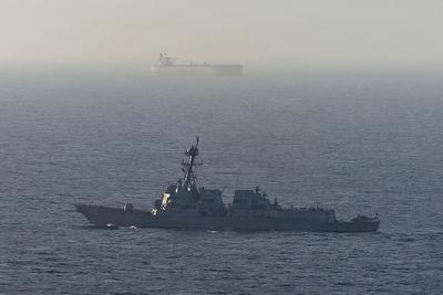 美军称将继续对进出伊朗港口船只实施全面封锁