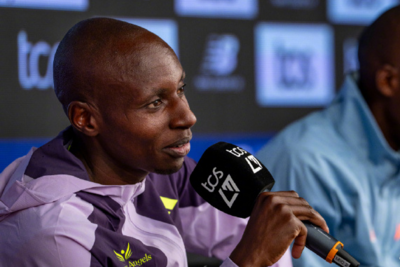 萨维打破男子马拉松世界纪录