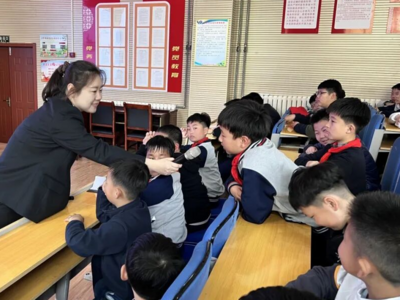 法护青春 家校同行，城阳法院开展“开学第一课”普法活动