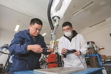 实验室“搬进”生产线！​青岛出台《方案》，企业“科技副总”来了
