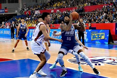 青岛男篮兵发太原，期待客场取胜“打回”青岛