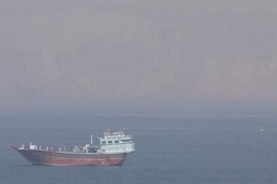伊朗议会推进新方案：敌对国家舰队将被禁止通过霍尔木兹海峡