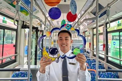 开启一场浪漫的星河之约！青岛巴士解锁航天日科普新方式