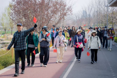 制作青團、公園踏青……中韓街道愛丁堡社區舉辦清明節主題活動