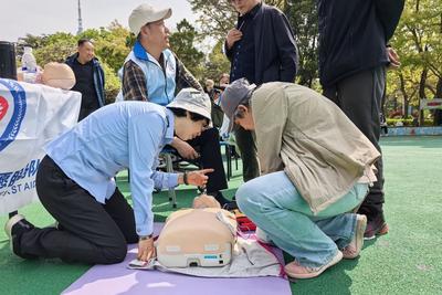 青岛市开展第38个爱国卫生月集中宣传活动