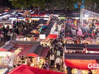 开启“逛吃”模式，李村夜市假期火热