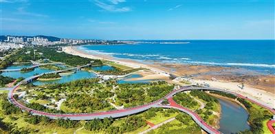 山东日照探索推进全域美丽海湾建设 “亲近碧海金沙的感觉真好”