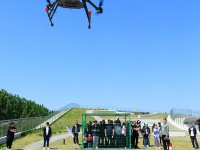 “公益课堂”赋能低空经济发展