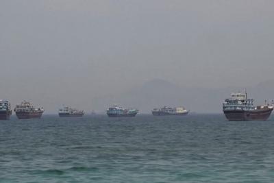 伊朗武装部队向霍尔木兹海峡附近4艘船只发出警告性射击