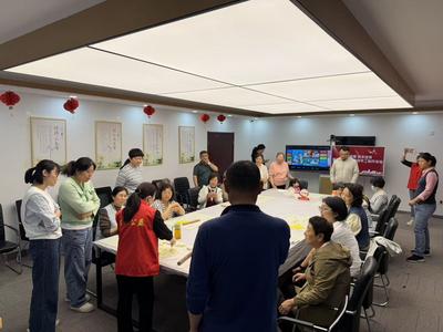 一张葱油饼，浓浓邻里情！中韩街道爱丁堡社区面食节温情启动