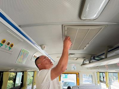 提前维保、清凉乘车！西海岸378部“大鼻子”校车开启空调检修消杀