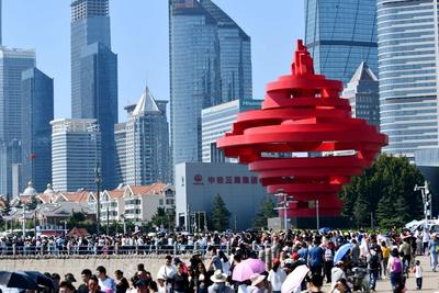 青岛市新时代立德树人大讲堂暨劳模工匠进校园主题宣讲活动举办